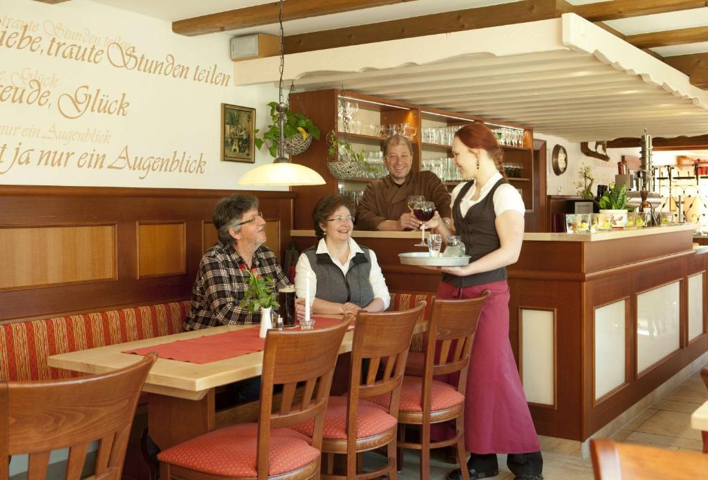 Landgasthof - Hotel Zum Stern Linden  Luaran gambar